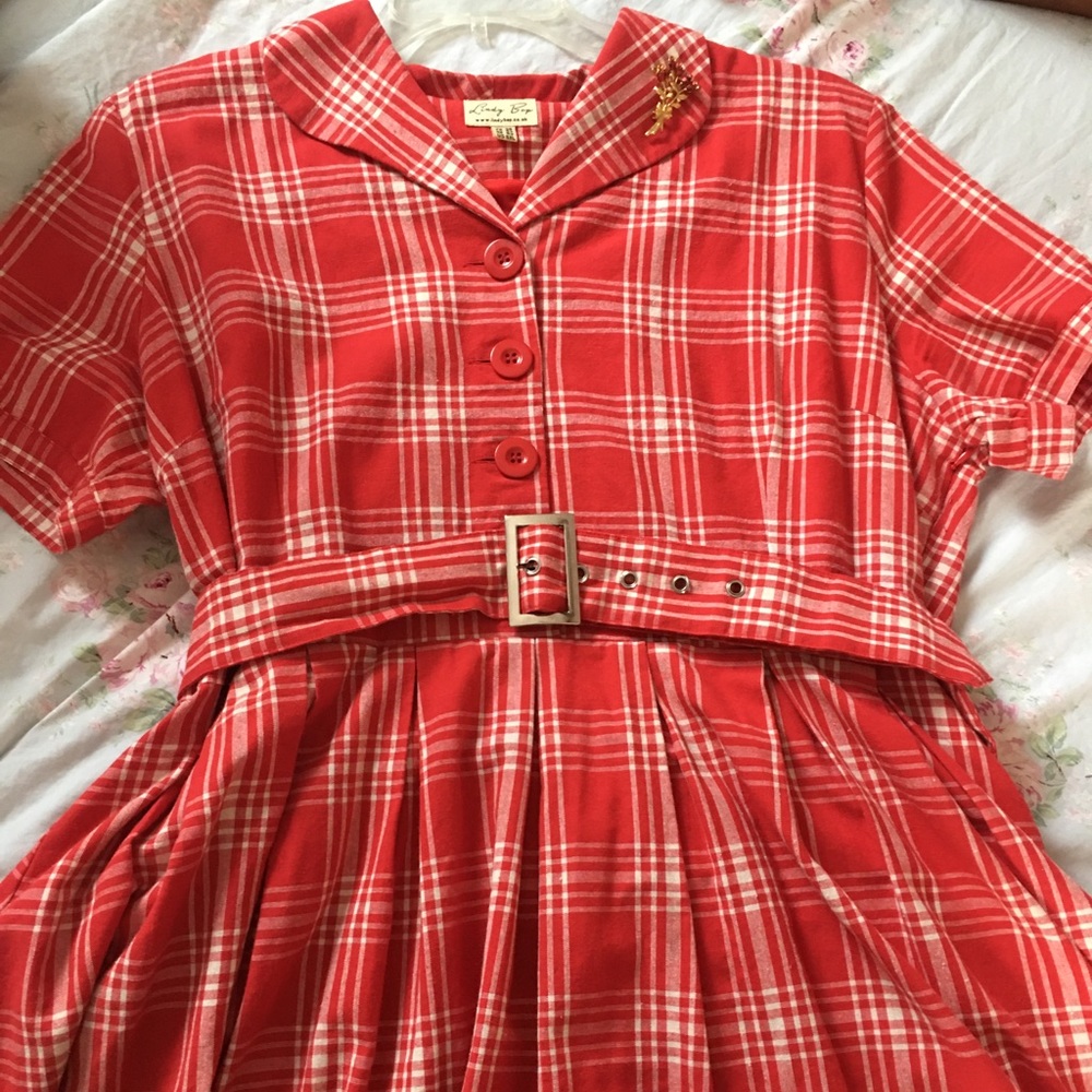 Lindybop red button dress with belt and broach
